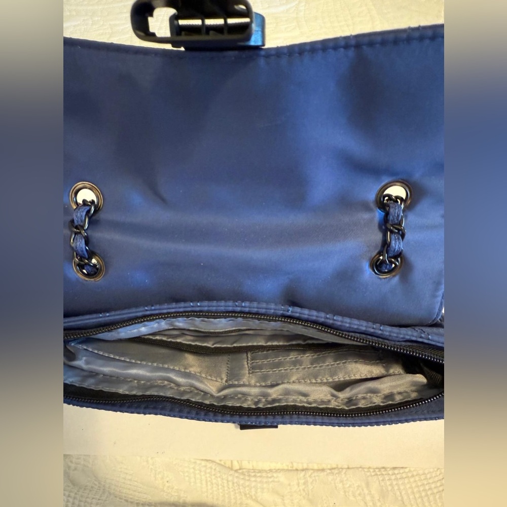 IHKWIP The Sensational Quilted Nylon Chain Shoulder Bag Navy Blue RFID - Picture 4 of 6